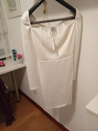 Vestido blanco manga larga escote cuadrado