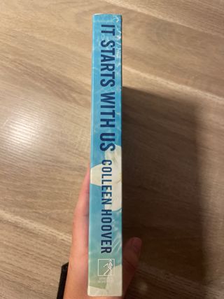 It Starts with Us Libro