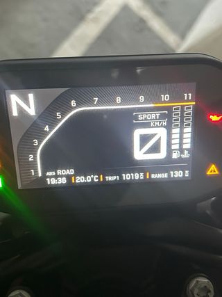 Moto KTM Duke Naranja 2025