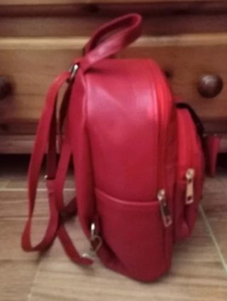 Bolso / Mochila roja mujer 
estilo casual (NUEVA!)
