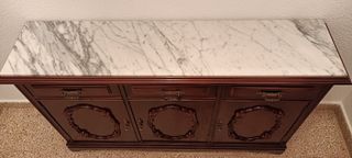 Taquillón madera con tapa de mármol