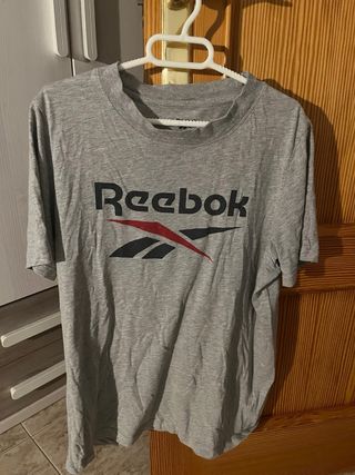 6 camisetas + 1 sudadera (Todo talla M)