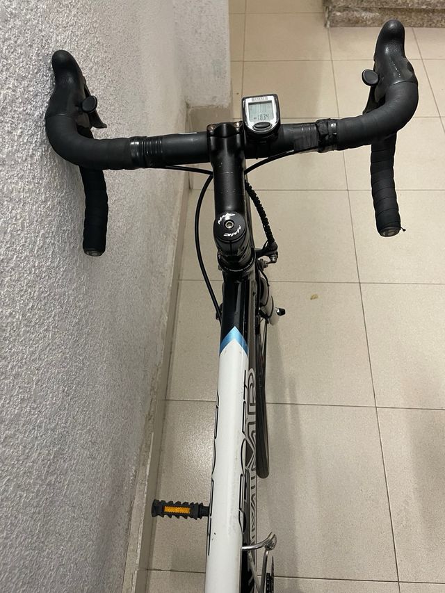 Bicicleta de carretera MMR