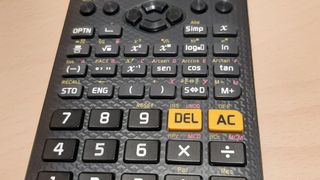 Calculadora Escolar Casio FX-82 SPX II Iberia