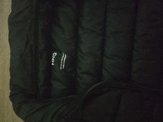 Dos chaquetas plumífero ligeras de Mango