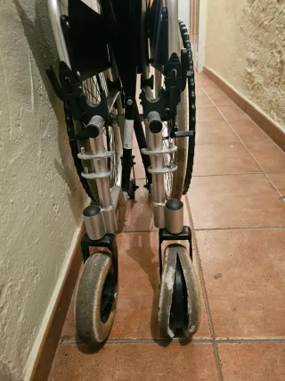Silla de RUEDAS. En ERMUA (bizkaia)