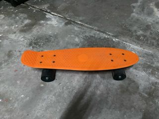 Patinete naranja