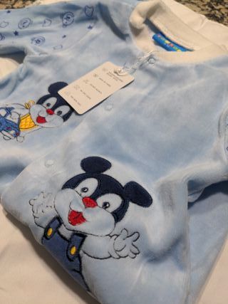 Kit bebe 9>12 meses - 2 baberos, gorro, body