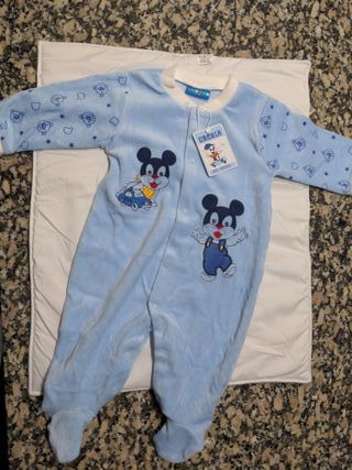 Kit bebe 9>12 meses - 2 baberos, gorro, body