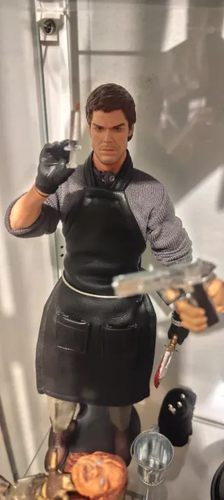 Figura Dexter 1/6 30cm