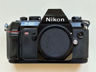 Nikon F-301 Cámara analógica 35 mm