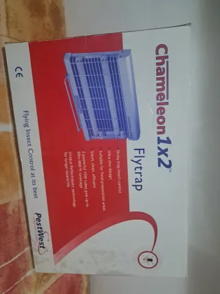 Caja Mata Insectos Flytrap Chameleon 1x2