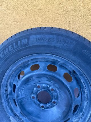 4 Llantas Ford Focus con Tapacubos 2006