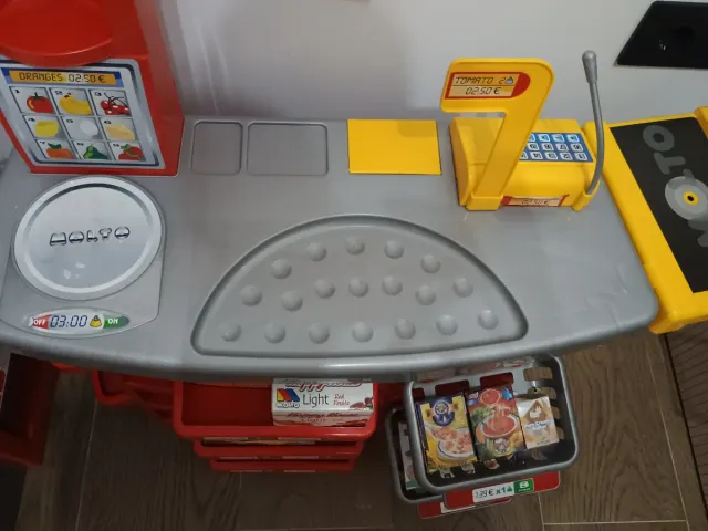 Cocinita plegable y supermercado Smoby