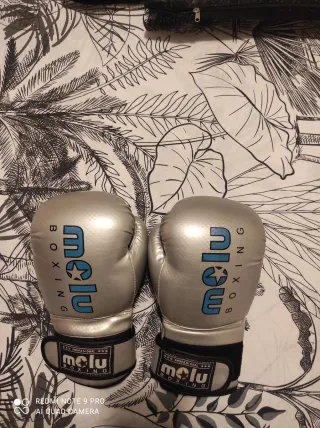 Guantes de boxeo plateados Melu
