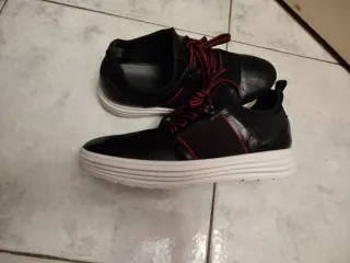 Hogan Sneakers 41 (6 ½) Nero/Rosso
