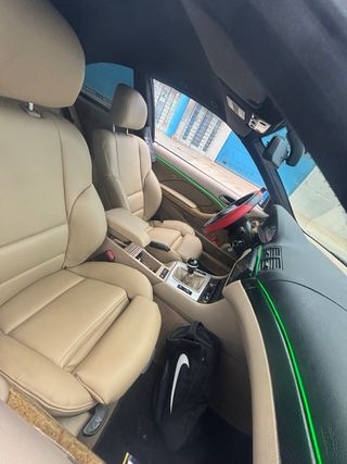 BMW Serie 3 2004 con pegatina B