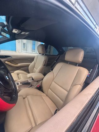 BMW Serie 3 2004 con pegatina B