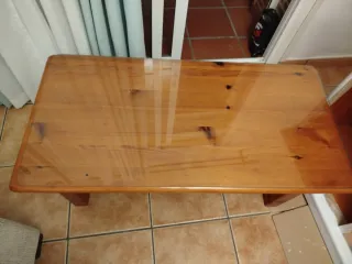 Mesa de centro de madera y cristal