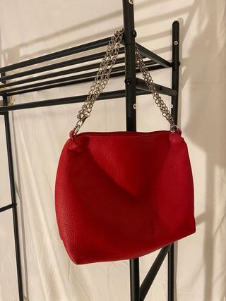 Borsetta rossa con catena