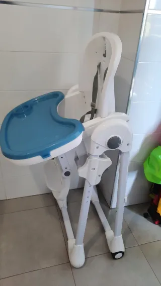 Trona infantil reclinable