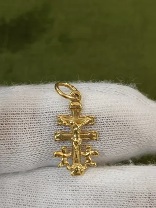 Cruz Caravaca Oro 18K
