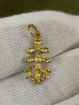 Cruz Caravaca Oro 18K
