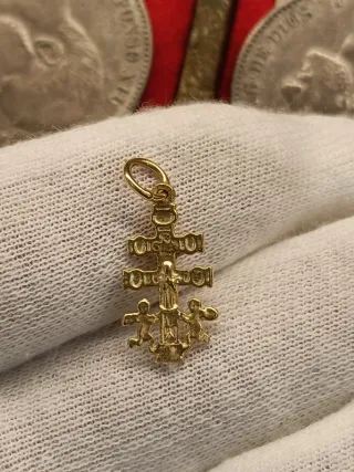 Cruz Caravaca Oro 18K