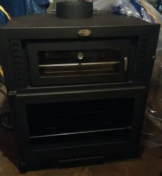 Estufa de leña con horno nueva
