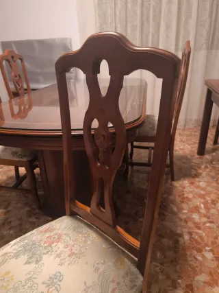 Mesa comedor y 4 sillas madera