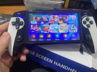 Consola Portátil BLACK HAWK 5.5