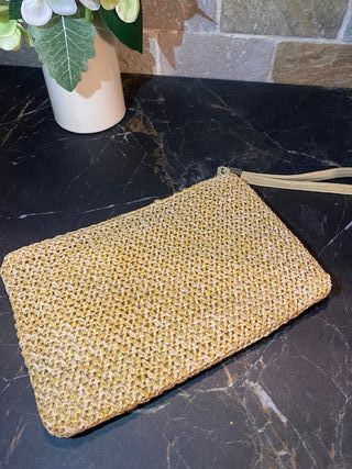 Pochette Carpisa effetto paglia beige