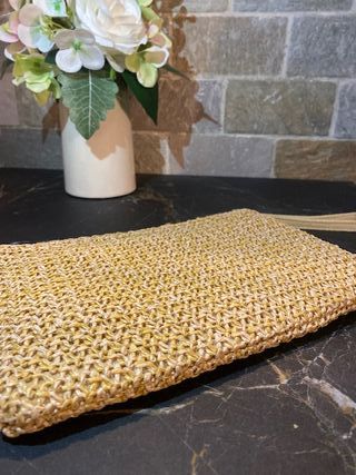 Pochette Carpisa effetto paglia beige