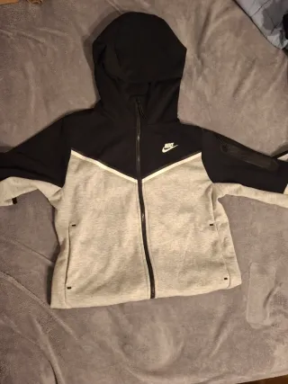 Conjunto Nike Tech Fleece Negro y Gris