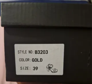 MIA Shoes Zapato Dorado