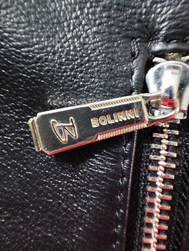 Bolinni/ Bolso baguette de cuero genuino negro