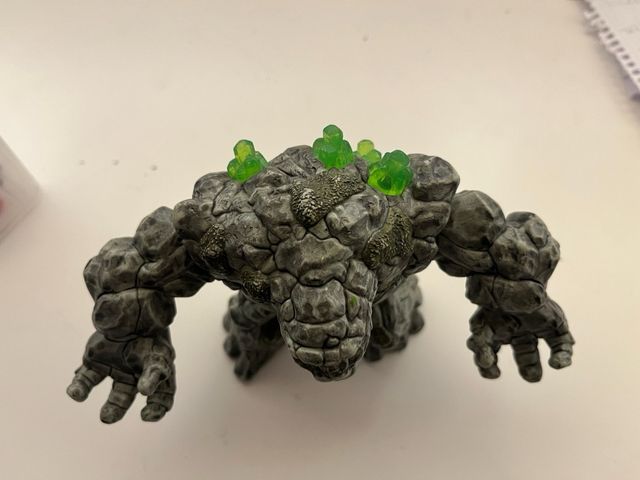 Figura de acción: Dragón y Hombre Roca