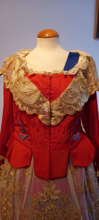 Traje de Fallera y corpiño manga Larga