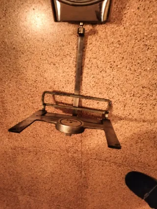 Báscula DINA antigua colgante