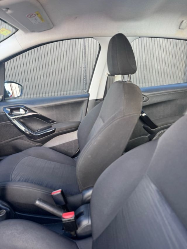 Peugeot 208 12/2016 1.6BlueHdi