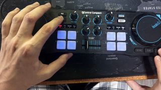Controlador DJ Hercules DjControl Compact