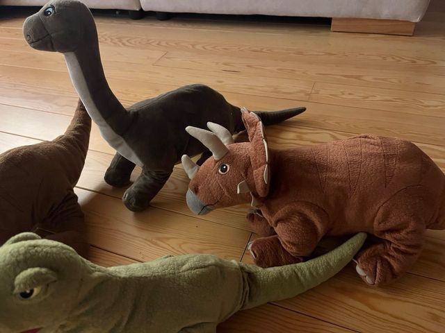 Lote 4 Peluches Dinosaurios Ikea