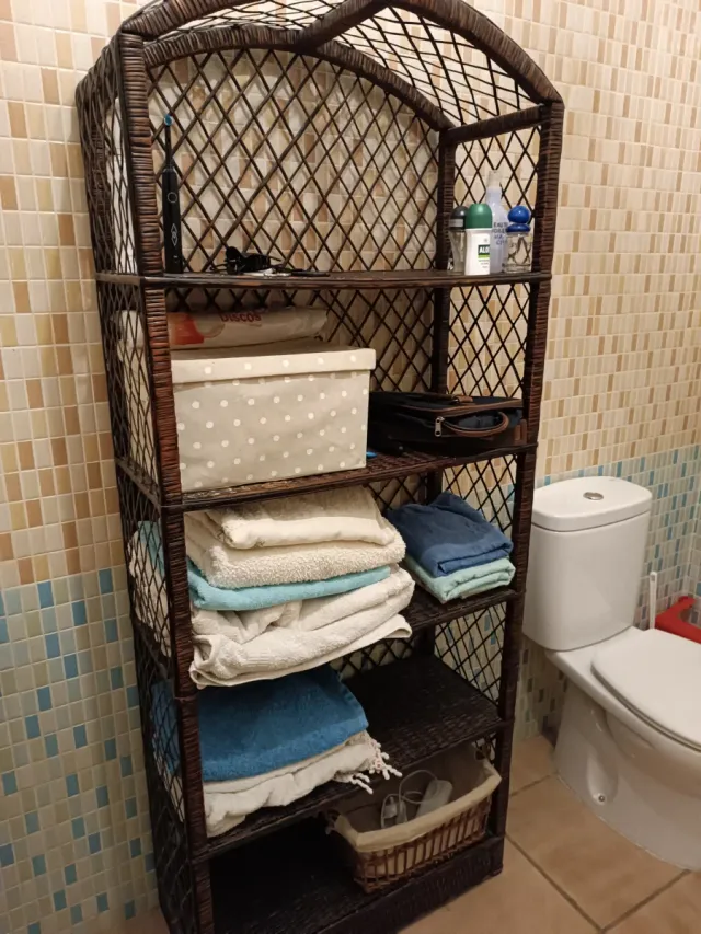 Mueble de mimbre organizador