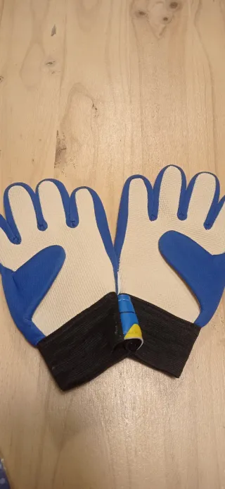 Guantes de portero Sportout Nuevos sin uso.