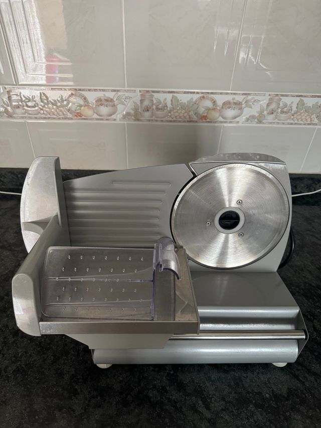 Cortafiambres Eléctrico Plateado