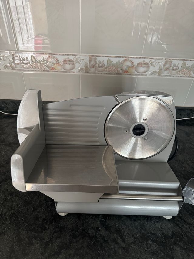 Cortafiambres Eléctrico Plateado