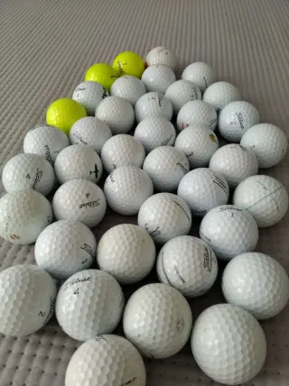 Titleist ProV1 - AVX