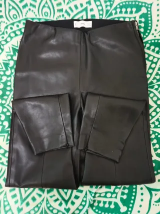 Pantalón cuero Mango 
