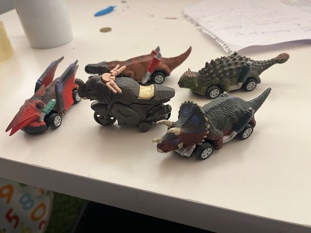 Coches de dinosaurios