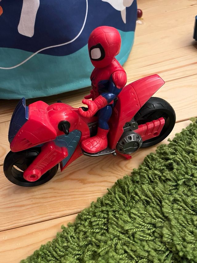Moto de Superhéroe Roja